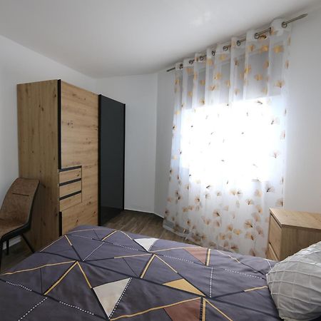 Apartments Mirjana Šilo Eksteriør bilde