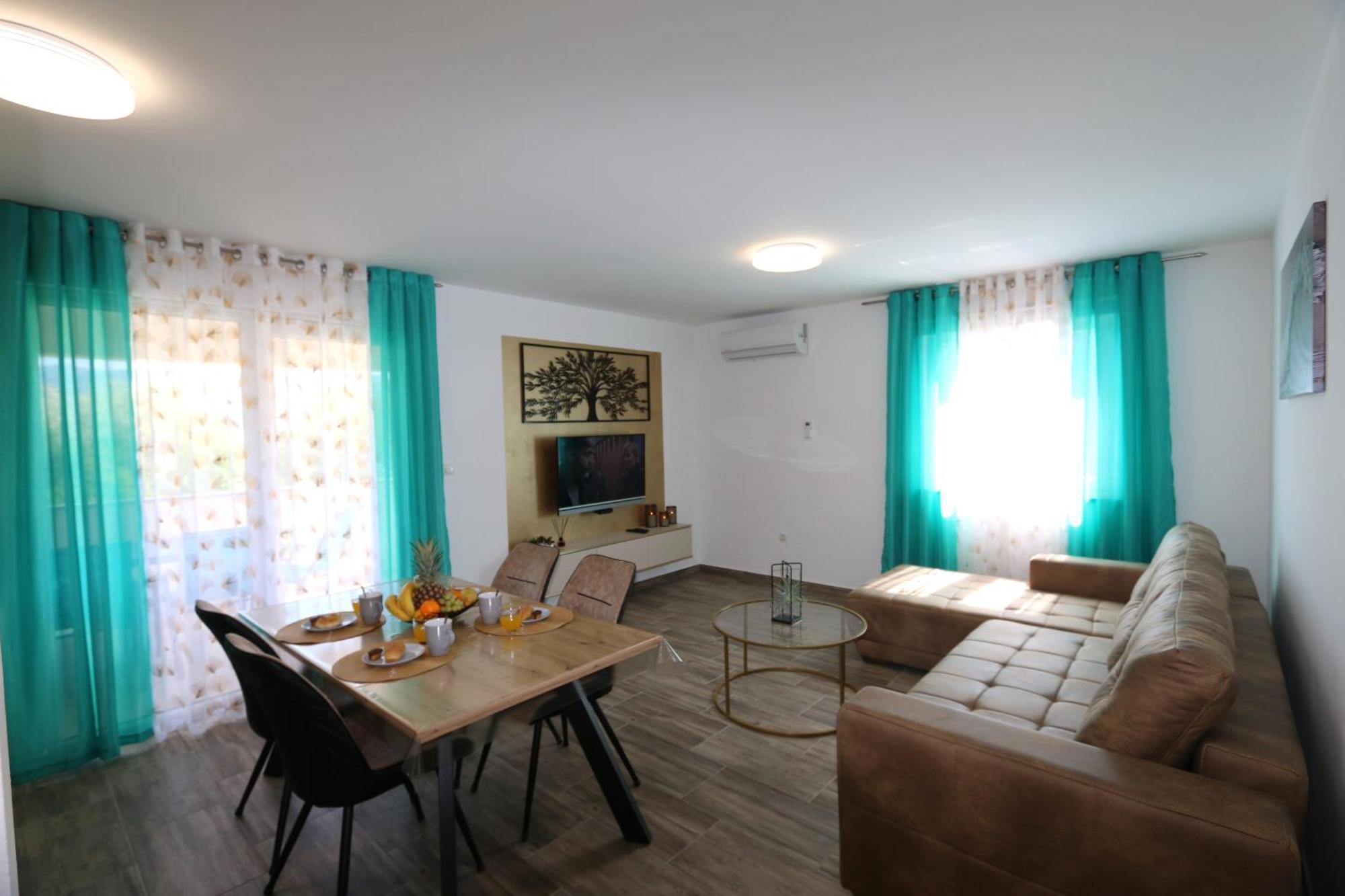 Apartments Mirjana Šilo Eksteriør bilde