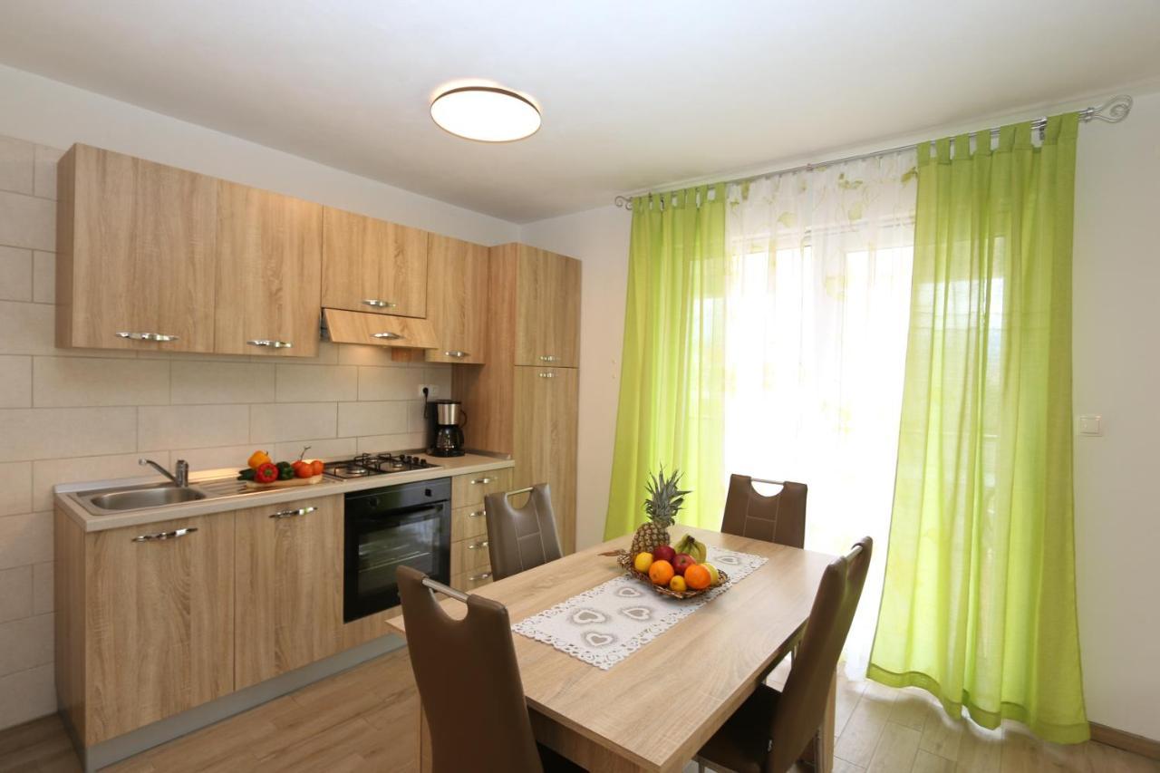 Apartments Mirjana Šilo Eksteriør bilde