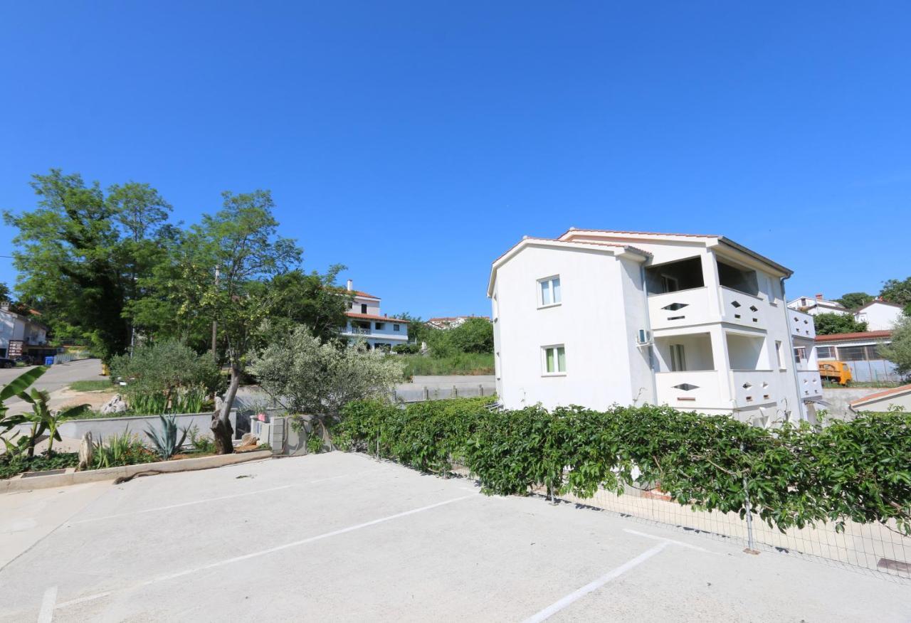 Apartments Mirjana Šilo Eksteriør bilde