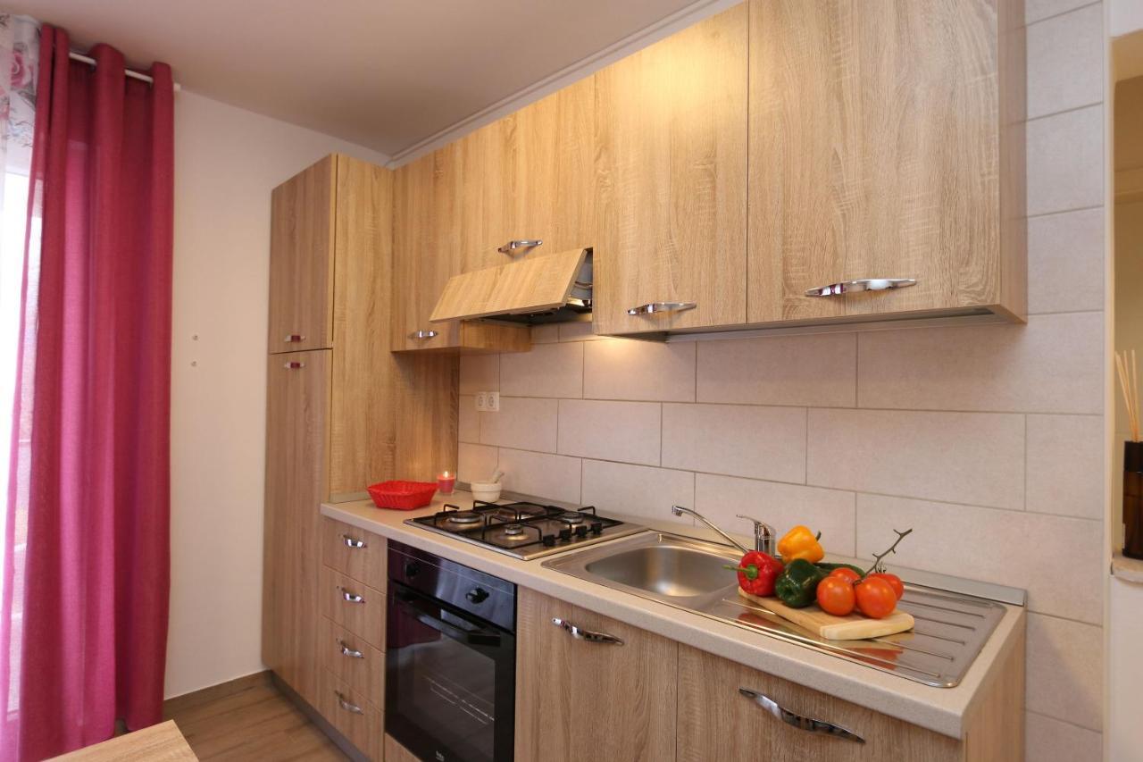 Apartments Mirjana Šilo Eksteriør bilde