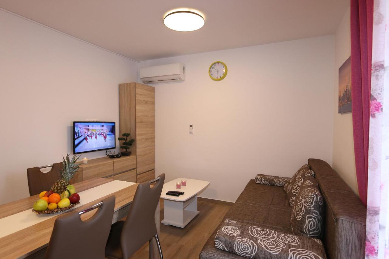 Apartments Mirjana Šilo Eksteriør bilde