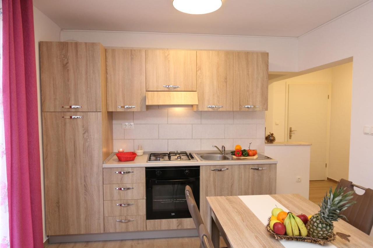 Apartments Mirjana Šilo Eksteriør bilde